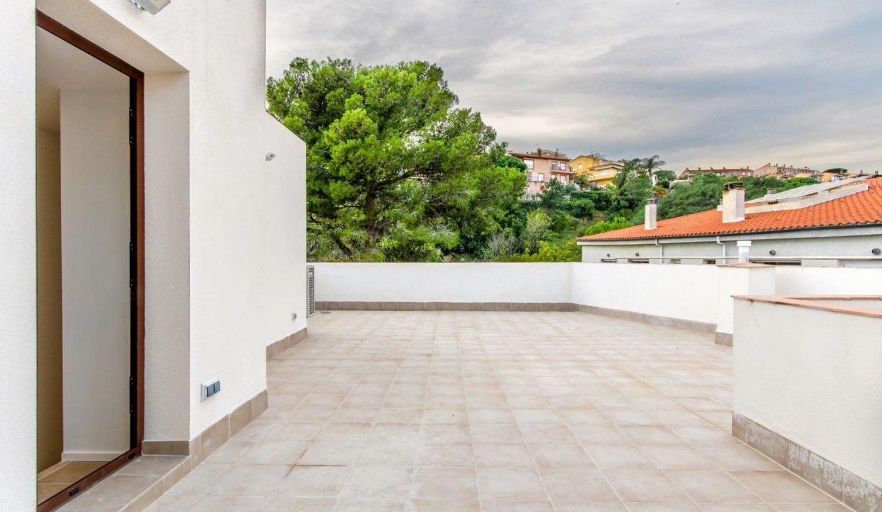 Promoción Residencial Av. Paris, obra nueva en Platja d'Aro (Revista)