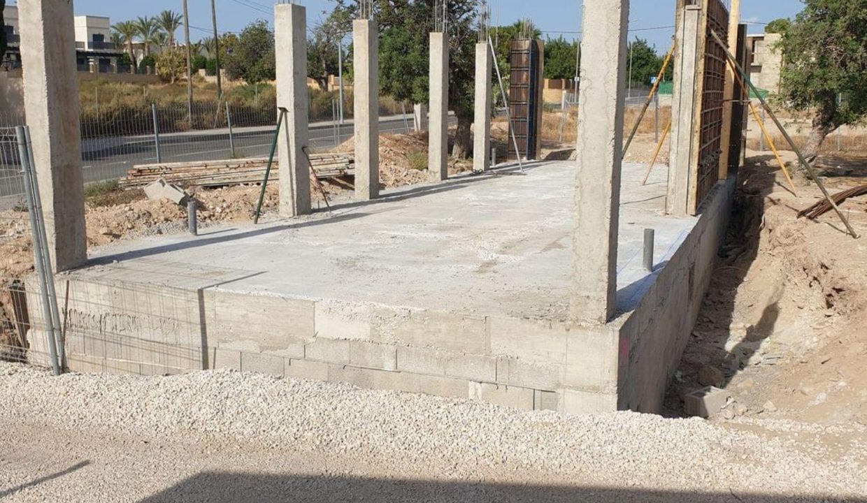 Promoción Villas de la Font, obra nueva en San Juan de Alicante (Revista)
