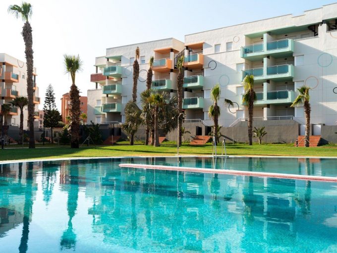 Promoción Palm Beach Golf Almerilmar, obra nueva en Almerimar (Revista)