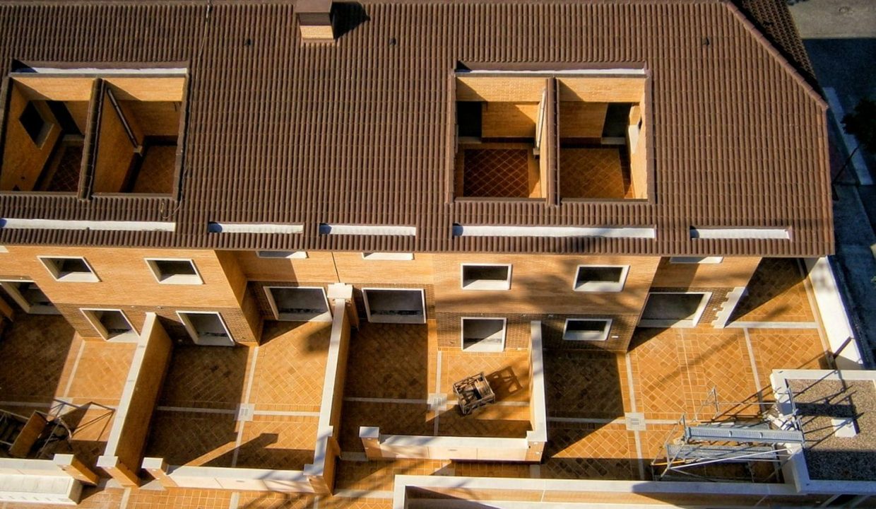 Promoción 17 viviendas adosadas y 4 viviendas pareadas, obra nueva en Talavera de la Reina (Revista)