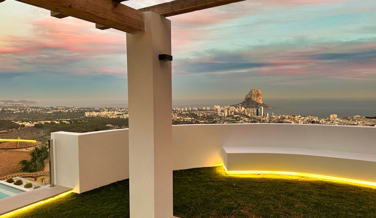 Promoción Villa de lujo con un estilo moderno e innovador,, obra nueva en Calpe (Revista)