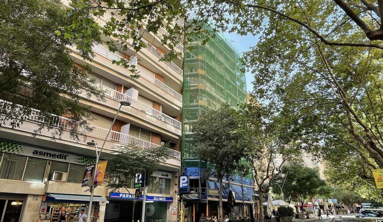Promoción Villarroel – Rosselló, obra nueva en Barcelona (Revista)