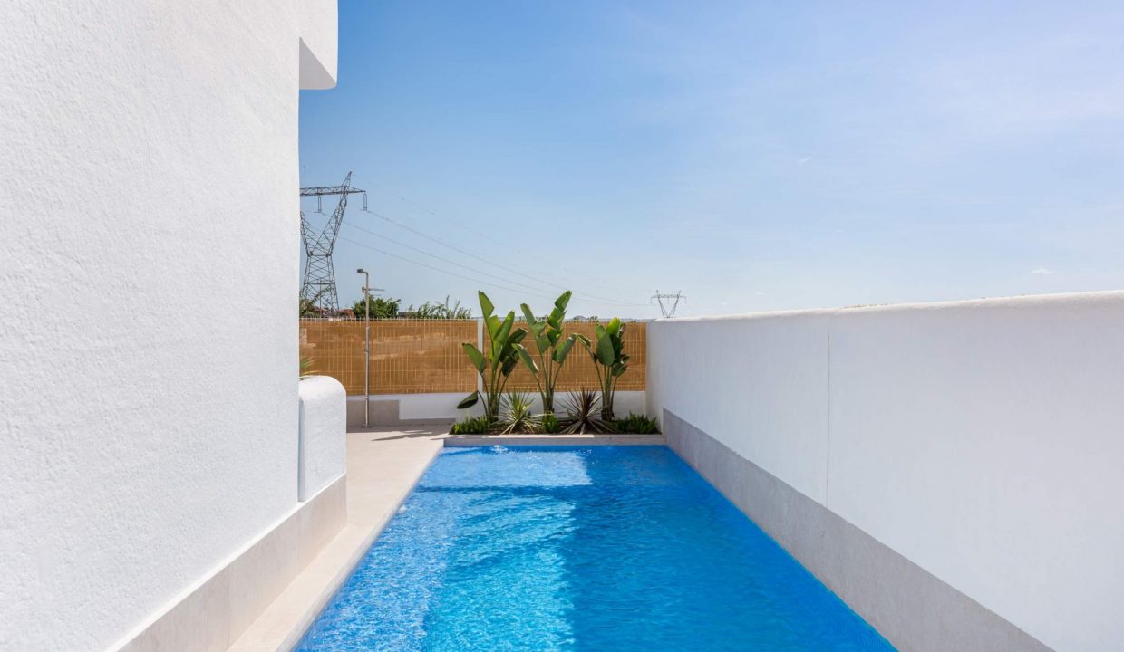 Promoción RESIDENSIAL SANTORINI VILLAS, obra nueva en Dolores (Revista)