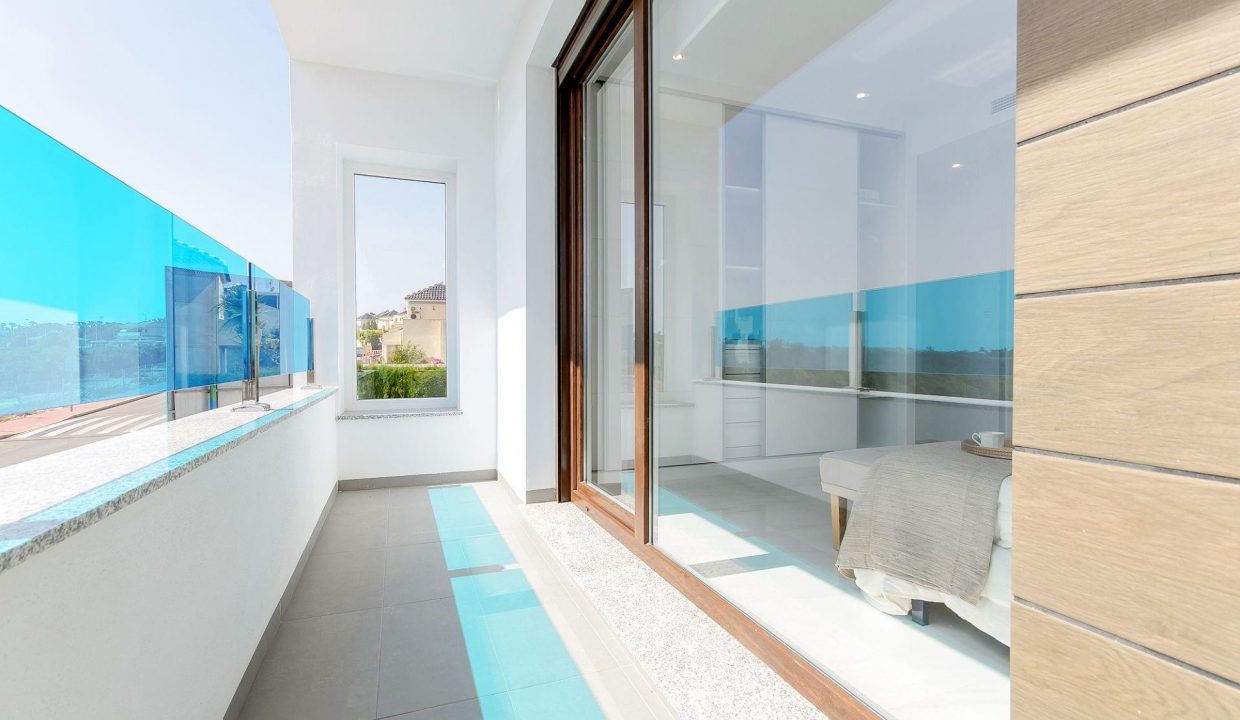 Promoción Don Benito - Altos de la Laguna, obra nueva en Torrevieja (Revista)