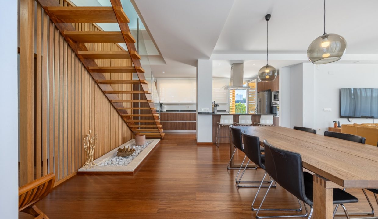 Promoción Villa con irradia elegancia y lujo moder, obra nueva en La Nucía (Revista)