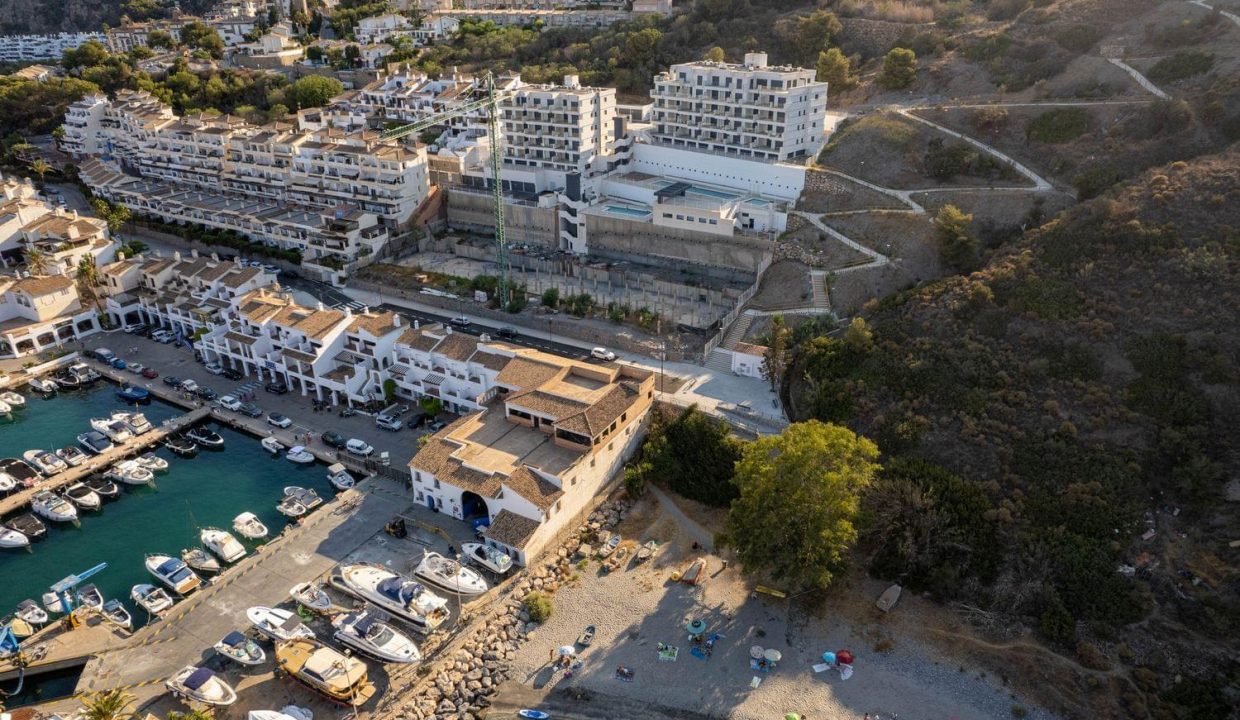 Promoción Icon Marina, obra nueva en La Herradura (Revista)