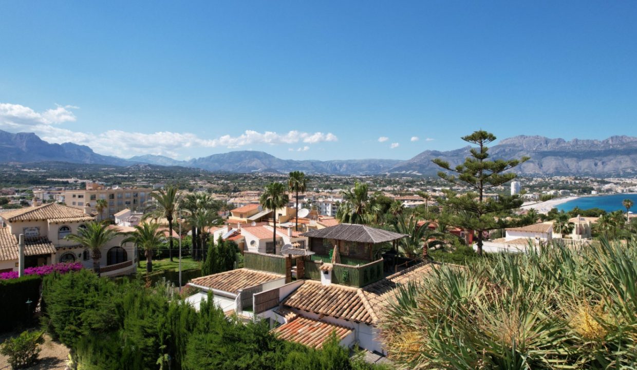 Promoción Exquisita villa con vistas al mar, obra nueva en l'Albir (Revista)
