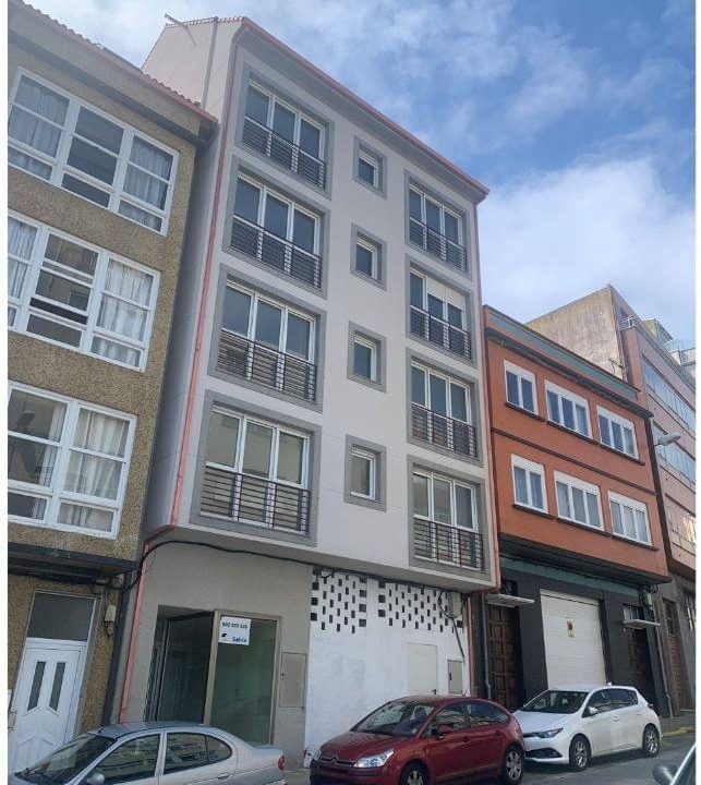 Promoción Promoción de Viviendas en C/ Emilio González López, obra nueva en Malpica (Revista)
