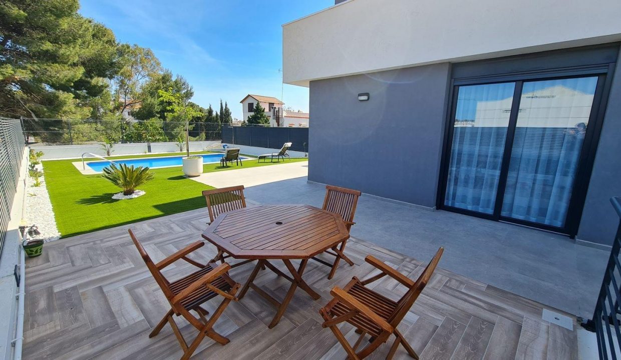 Promoción calle Roure 6, obra nueva en Alcocéber (Revista)