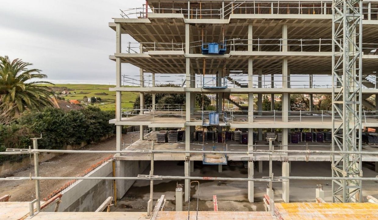 Promoción Araia Bezana, obra nueva en Soto de la Marina (Revista)