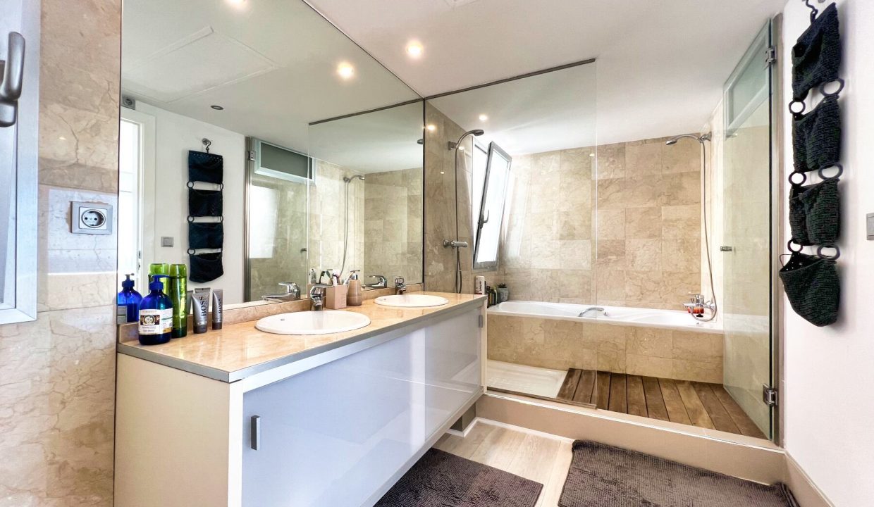 Promoción Exclusiva villa adosada, obra nueva en Altea (Revista)
