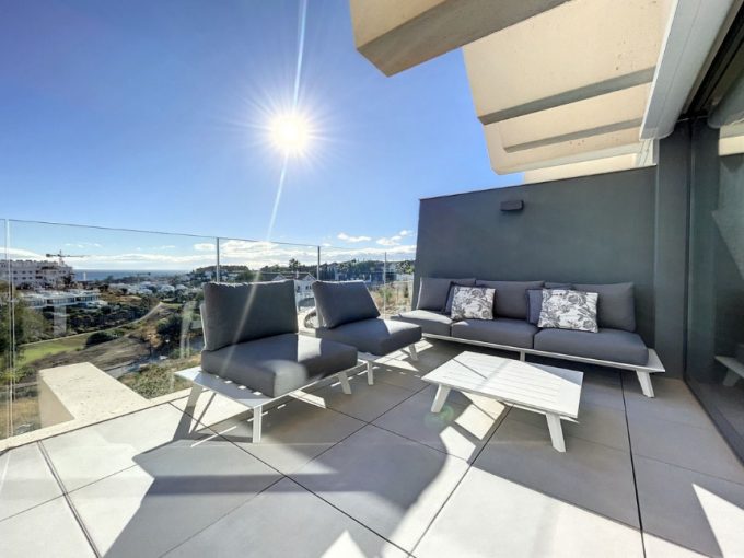 Promoción Luminoso apartamento con una terraza impresionante, obra nueva en Estepona (Revista)