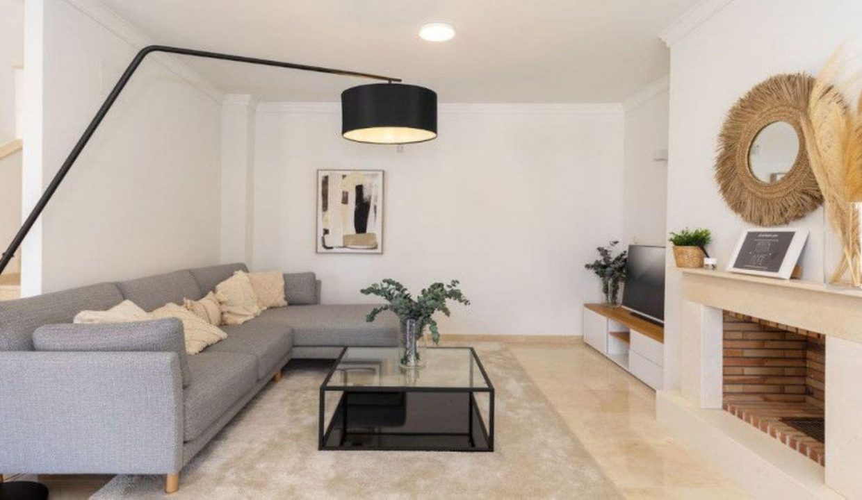 Promoción Casares Hills, obra nueva en Casares (Revista)