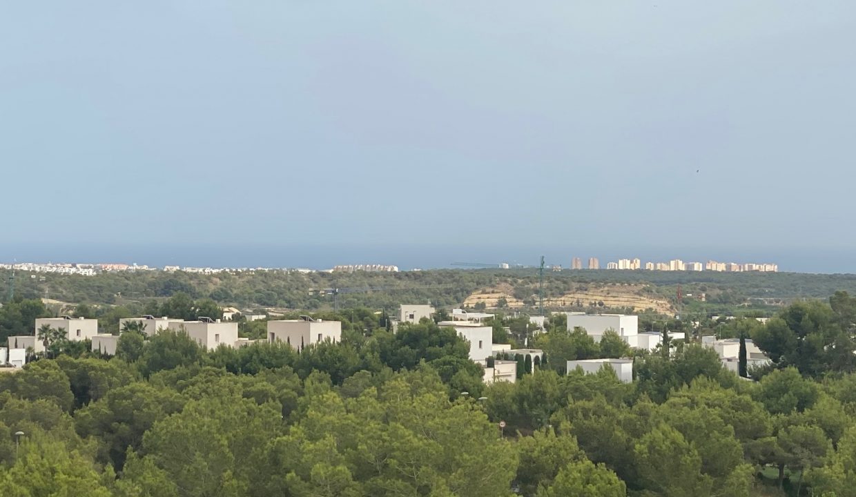 Вторичная Квартира в Лас Колинас Гольф