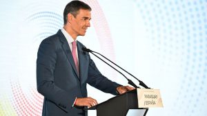 Sanchez promises to revise the disputed laws and eliminate privileges