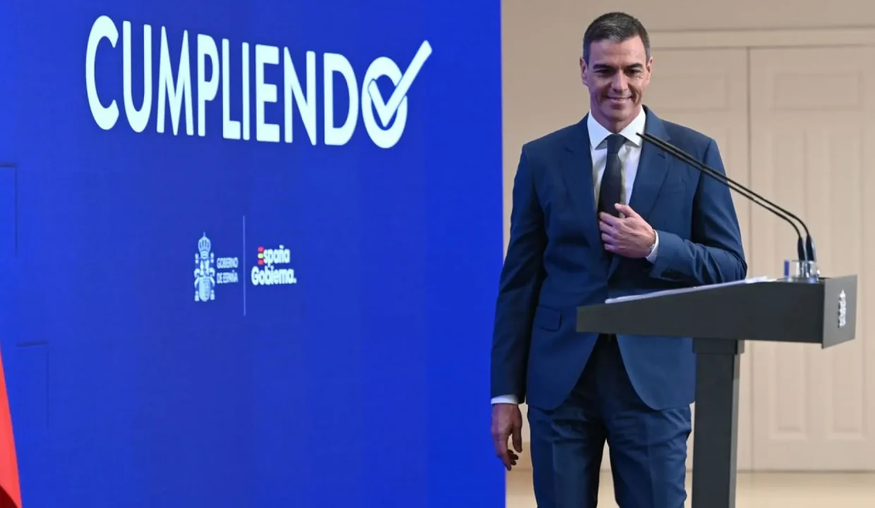 Санчес уверяет в стабильности правительства, а оппозиция требует досрочных выборов